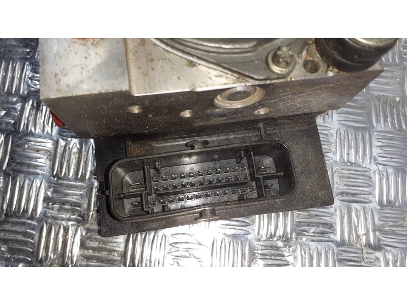 Recambio de abs para audi a4 berlina (8e) referencia OEM IAM 8E0910517D  8E0614517AK