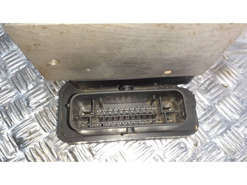 Recambio de abs para renault zoe referencia OEM IAM 472108051R  