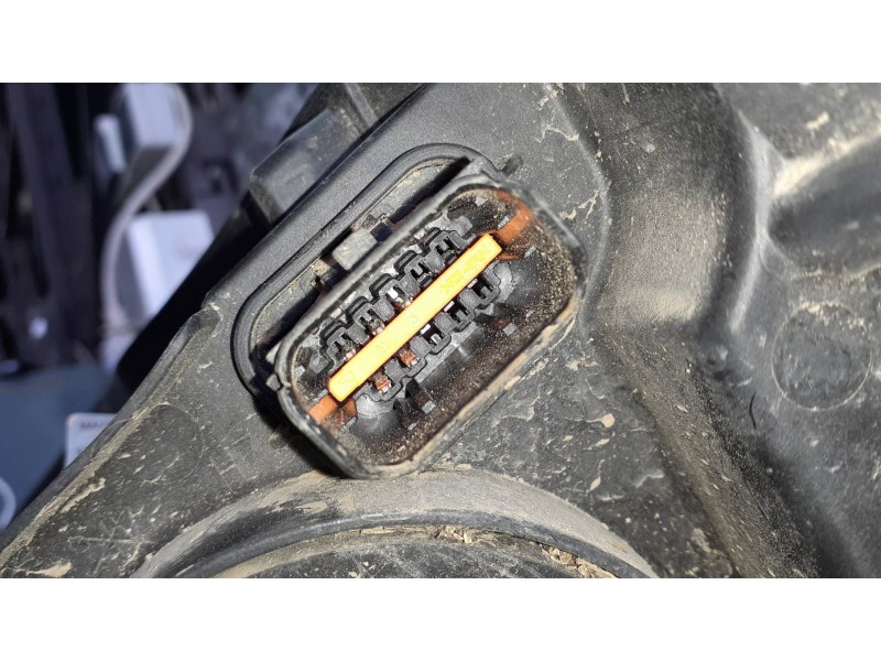 Recambio de faro derecho para renault zoe referencia OEM IAM 260108268R  3+5 PINES