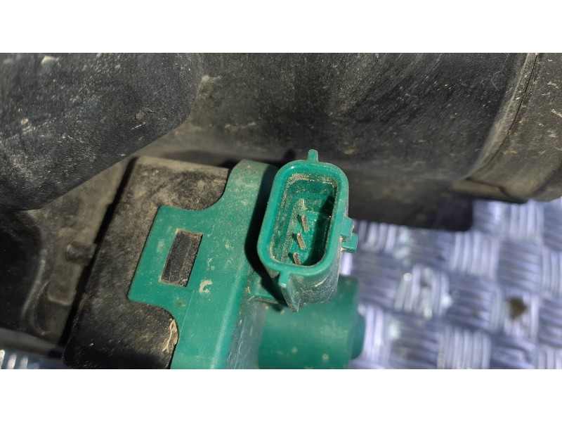 Recambio de faro izquierdo para renault zoe referencia OEM IAM 260605036R  5+3 PINES