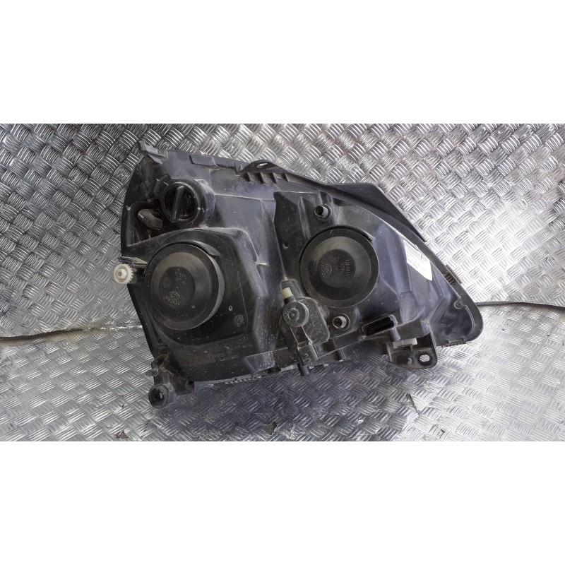 Recambio de faro izquierdo para renault clio ii fase ii (b/cb0) referencia OEM IAM 15601900LI  3+5 PINES