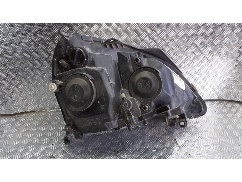 Recambio de faro izquierdo para renault clio ii fase ii (b/cb0) referencia OEM IAM 15601900LI  3+5 PINES