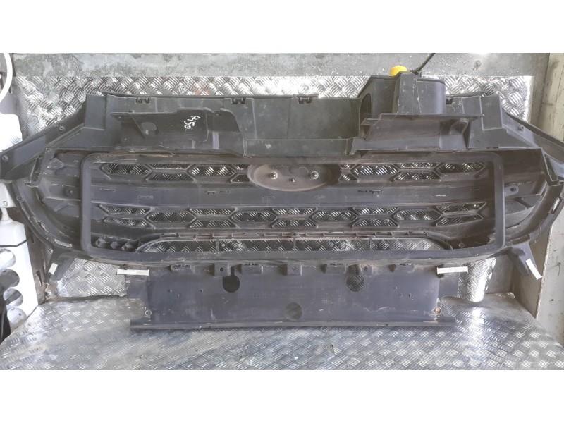 Recambio de rejilla paragolpes delantero para ford ecosport (cr6) referencia OEM IAM GN1519A688JA  GN1517B968EW