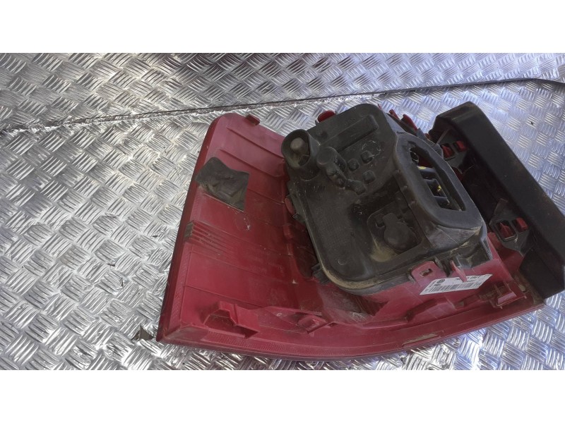 Recambio de piloto trasero derecho para volkswagen sharan (7n1) referencia OEM IAM 7N0945096E  3 PINES