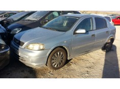 opel astra g berlina del año 2000