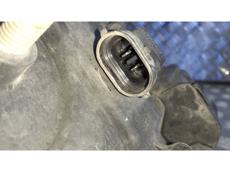 Recambio de faro antiniebla derecho para peugeot 407 referencia OEM IAM 42160999900  2 PINES