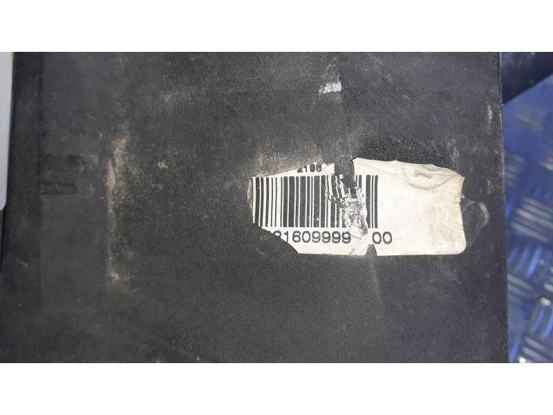 Recambio de faro antiniebla derecho para peugeot 407 referencia OEM IAM 42160999900  2 PINES