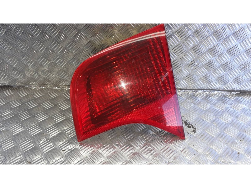 Recambio de piloto trasero derecho interior para audi a4 berlina (8e) referencia OEM IAM 8E5945094A  2 PINES