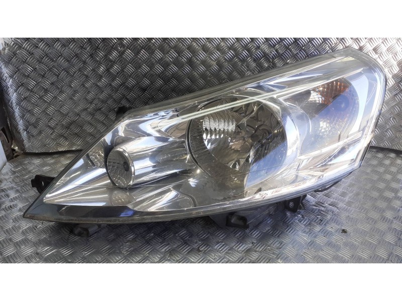 Recambio de faro izquierdo para citroen jumpy referencia OEM IAM 89902605  8 PINES