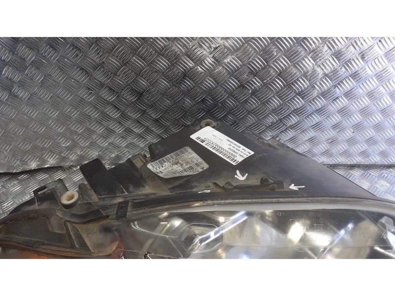 Recambio de faro derecho para audi a4 berlina (8e) referencia OEM IAM 8E0941004AJ  9 PINES