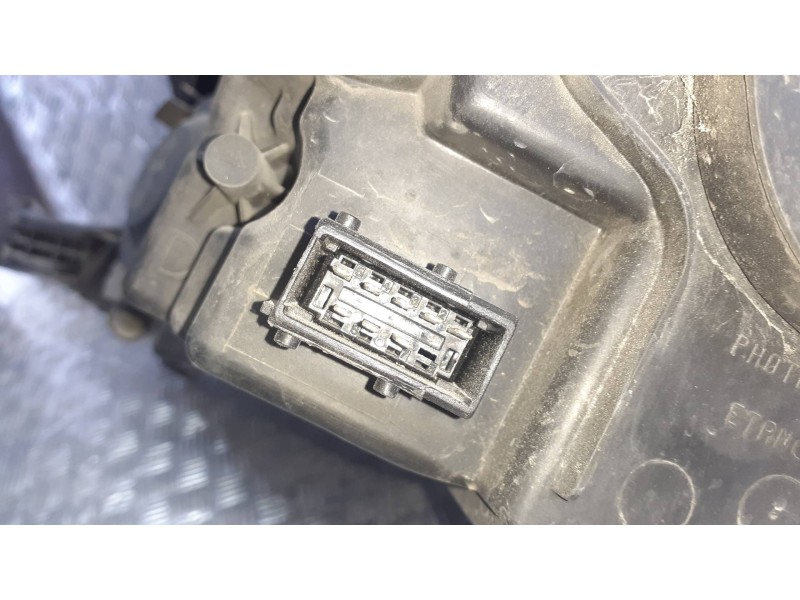 Recambio de faro derecho para citroen jumpy referencia OEM IAM 89902604  8 PINES
