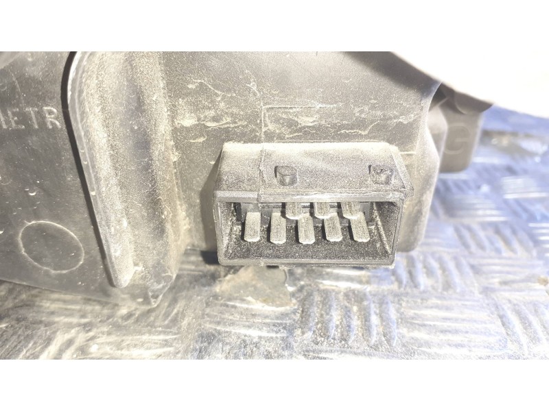 Recambio de faro izquierdo para citroen jumpy referencia OEM IAM 89902605  8 PINES