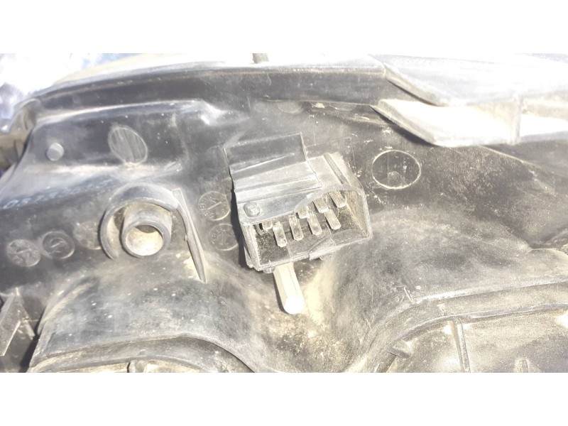 Recambio de faro izquierdo para citroen c3 referencia OEM IAM 00HCRPL02A01  8 PINES