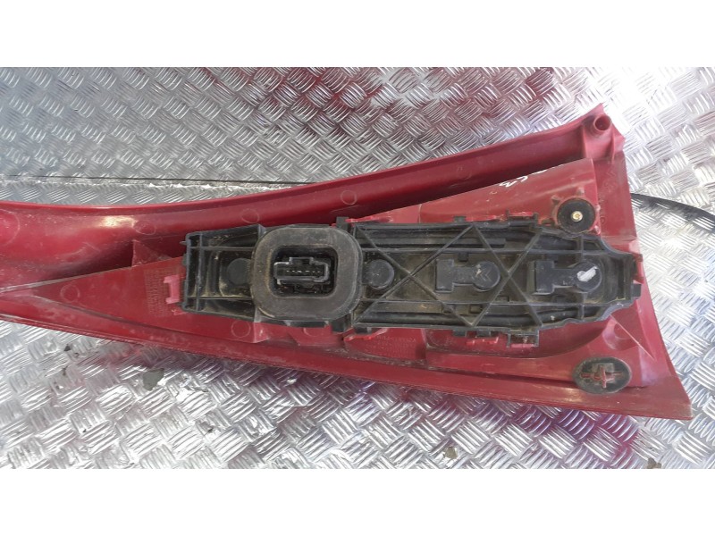 Recambio de piloto trasero derecho para citroen c3 referencia OEM IAM   6 PINES