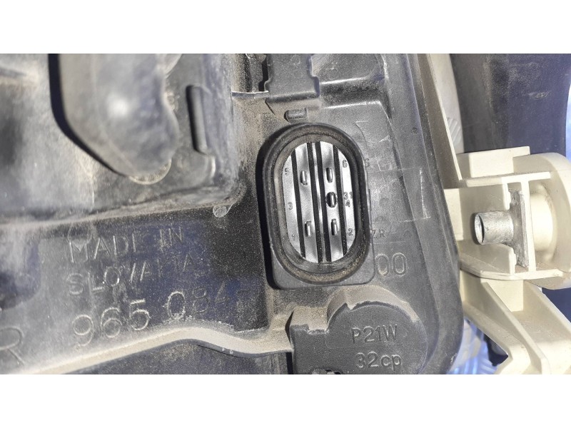 Recambio de piloto trasero derecho para audi a4 berlina (8e) referencia OEM IAM 96503702  5 PINES