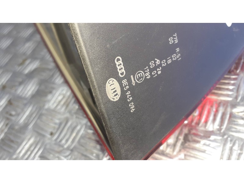 Recambio de piloto trasero derecho para audi a4 berlina (8e) referencia OEM IAM 96503702  5 PINES