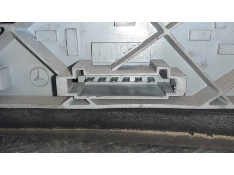 Recambio de piloto trasero izquierdo para mercedes-benz clase c (w203) berlina referencia OEM IAM   6 PINES