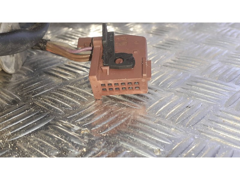 Recambio de retrovisor izquierdo para peugeot 407 referencia OEM IAM 96456984XT  ELECTRICO