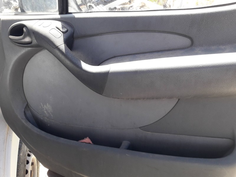 mercedes-benz sprinter 02.00  caja cerrada del año 2003