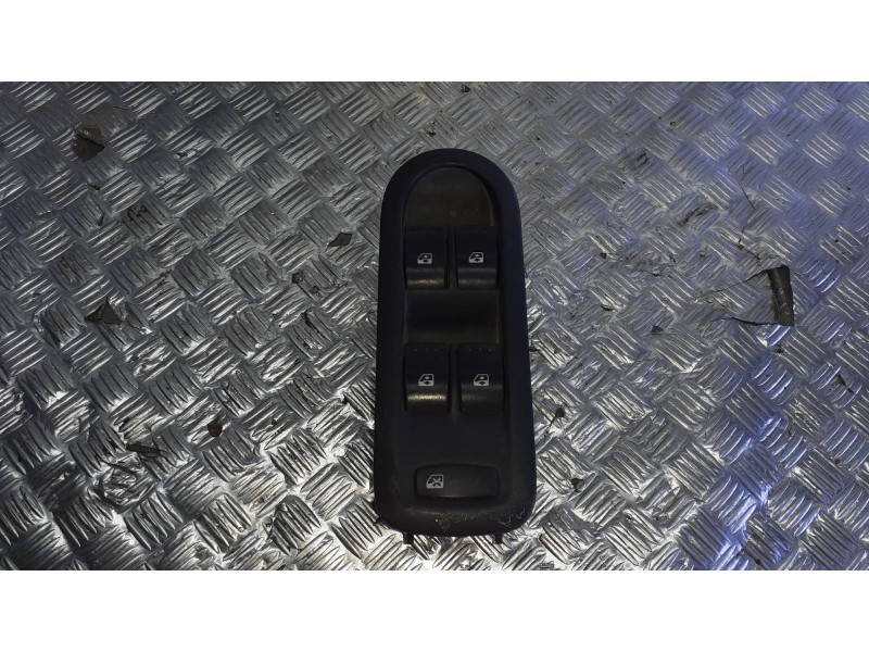 Recambio de mando elevalunas delantero izquierdo para renault megane ii berlina 5p referencia OEM IAM 156018070C  