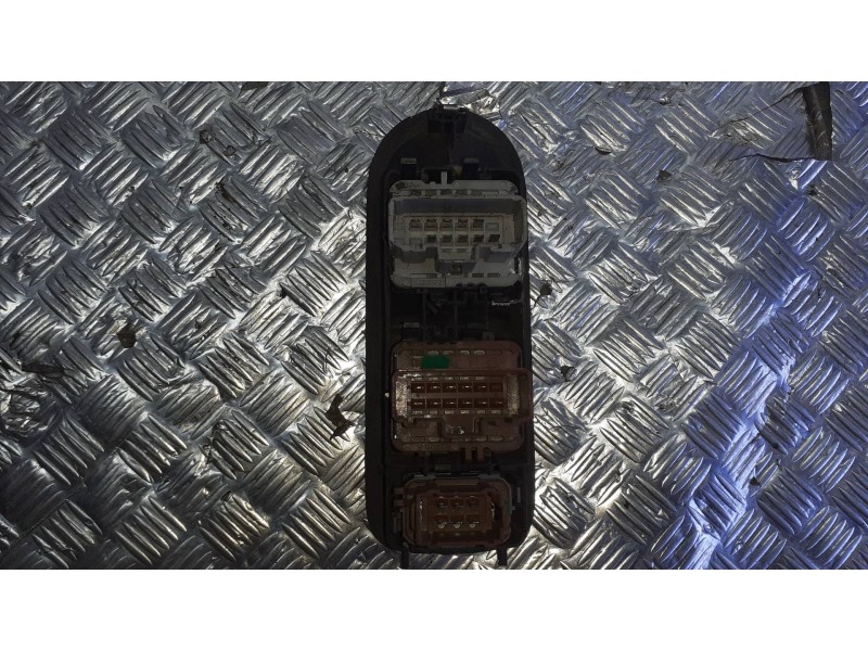 Recambio de mando elevalunas delantero izquierdo para renault megane ii berlina 5p referencia OEM IAM 156018070C  