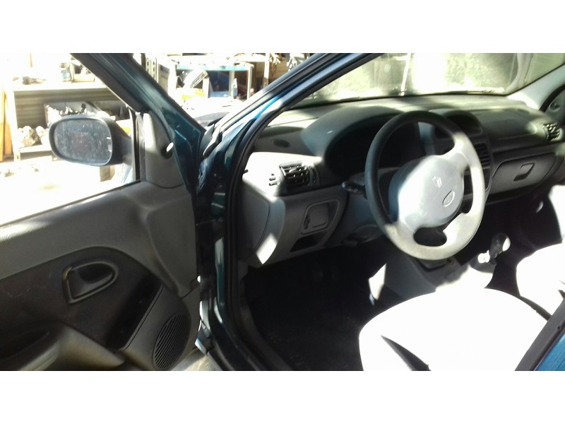 renault clio ii fase i (b/cbo) del año 2000