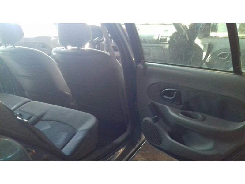 renault clio ii fase i (b/cbo) del año 2000