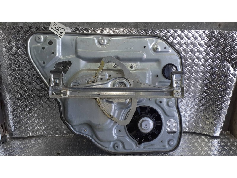 Recambio de elevalunas trasero derecho para fiat punto berlina (188) 1.2 8v referencia OEM IAM 8679083  ELECTRICO