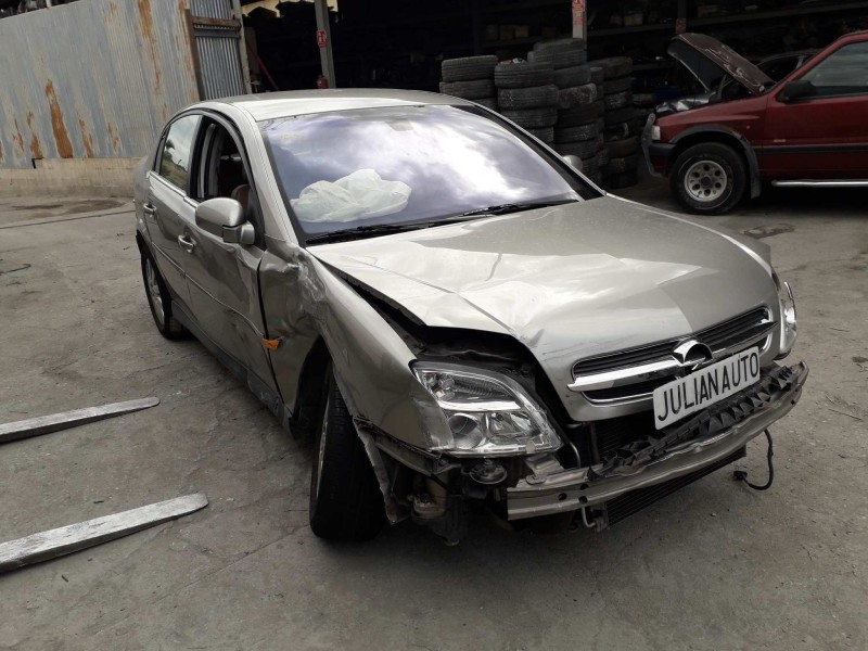 opel vectra c berlina del año 2003