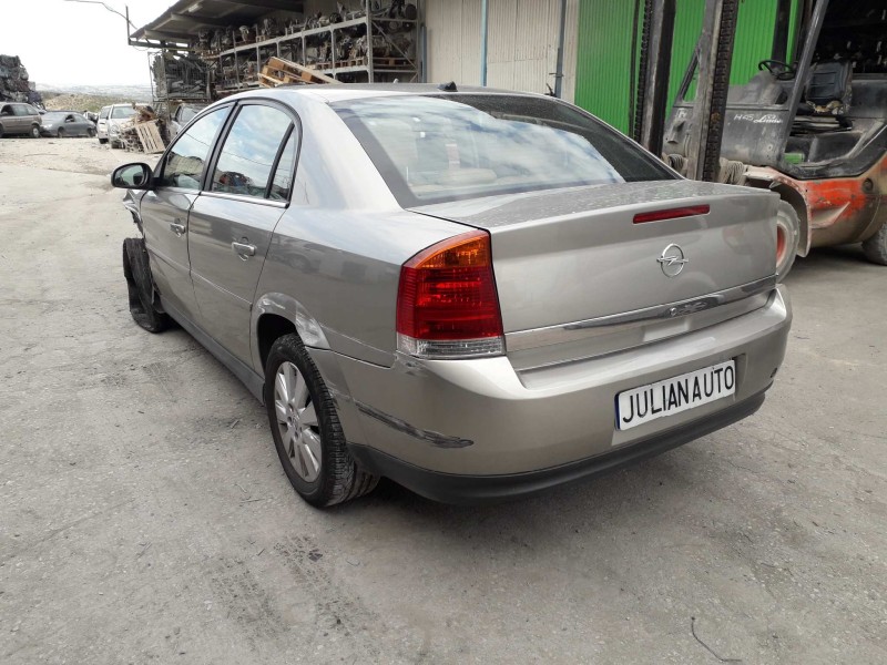 opel vectra c berlina del año 2003
