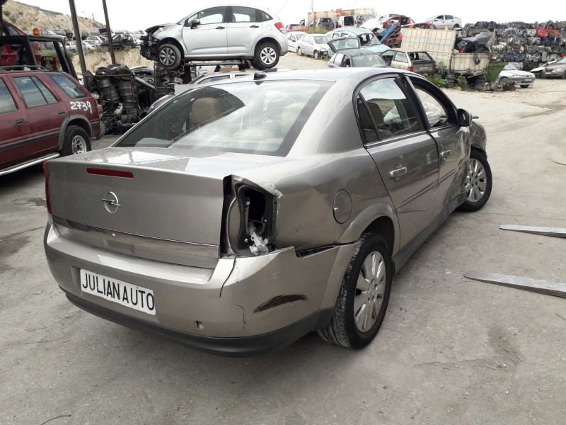 opel vectra c berlina del año 2003