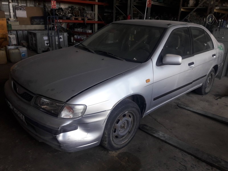 nissan almera (n15) del año 1999