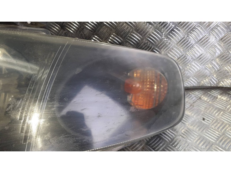 Recambio de faro izquierdo para seat leon (1m1) referencia OEM IAM   8 PINES