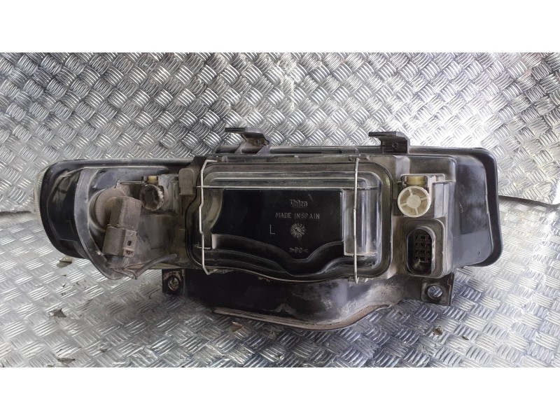 Recambio de faro izquierdo para seat leon (1m1) referencia OEM IAM   8 PINES