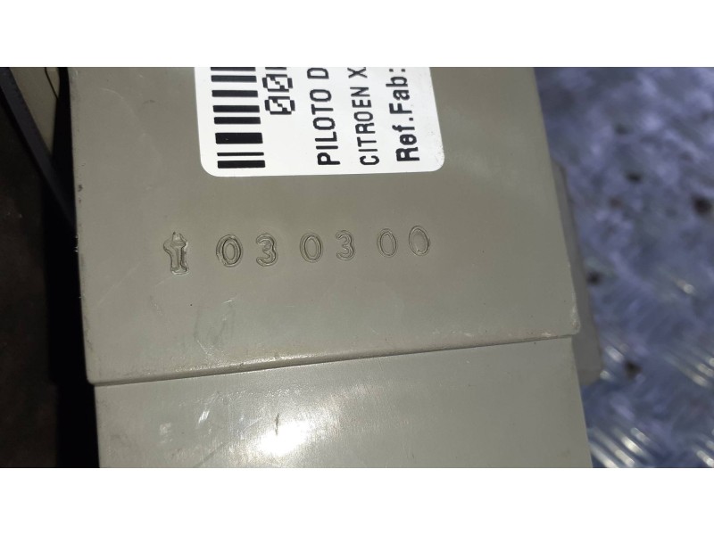 Recambio de piloto delantero derecho para citroen xantia berlina referencia OEM IAM 1030300  2 PINES