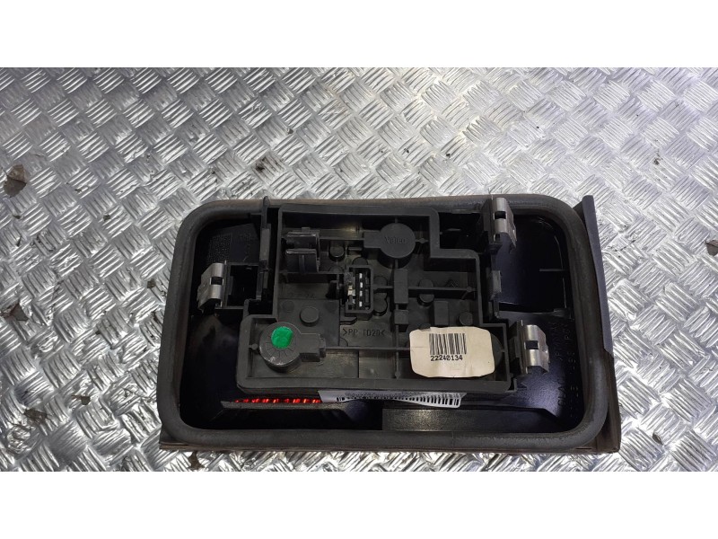 Recambio de piloto trasero izquierdo interior para citroen xantia berlina referencia OEM IAM 22240134  4 PINES