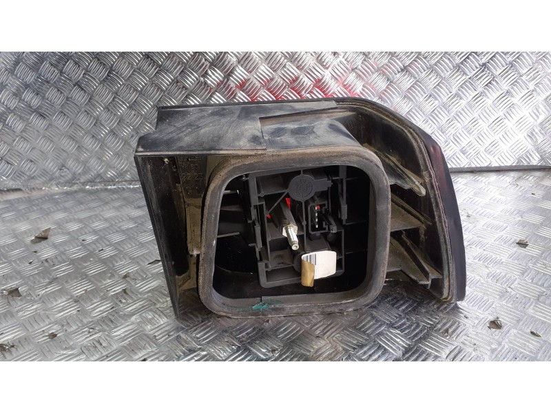 Recambio de piloto trasero izquierdo para citroen xantia berlina referencia OEM IAM 22230132  