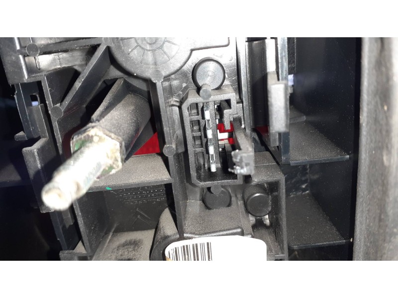 Recambio de piloto trasero izquierdo para citroen xantia berlina referencia OEM IAM 22230132  