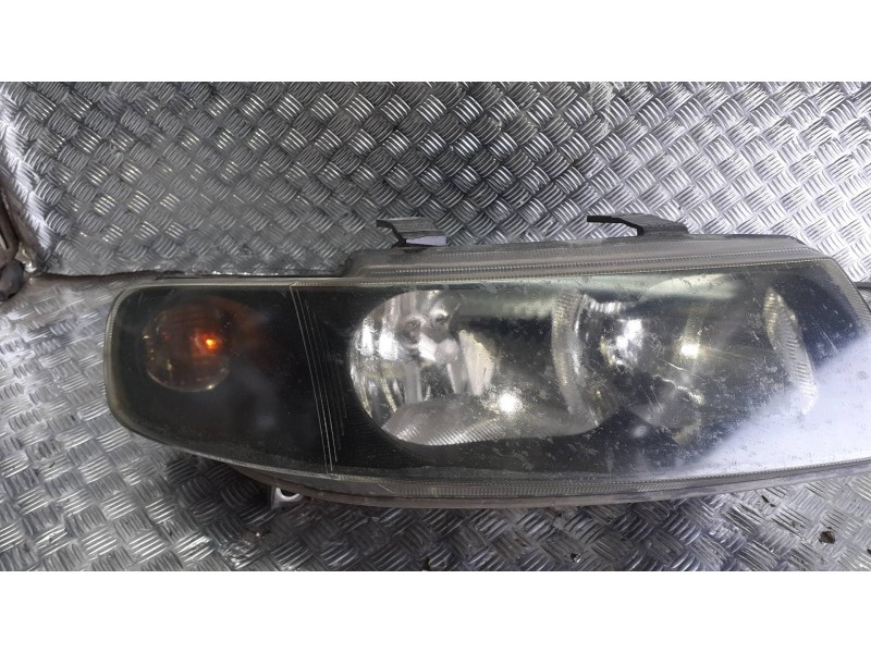 Recambio de faro derecho para seat leon (1m1) referencia OEM IAM 1M1941002D  7 PINES
