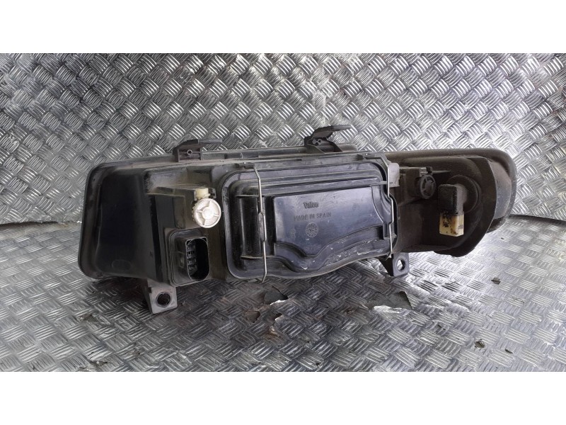 Recambio de faro derecho para seat leon (1m1) referencia OEM IAM 1M1941002D  7 PINES