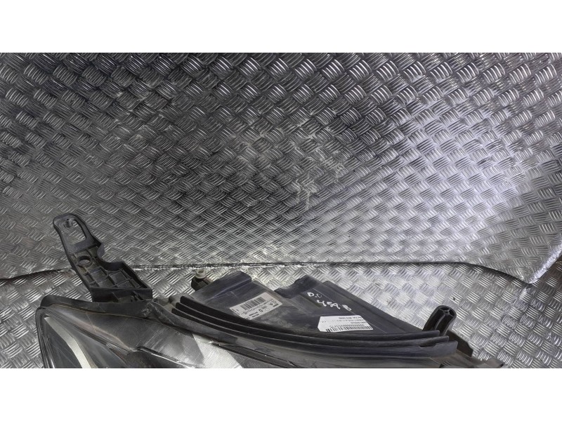 Recambio de faro derecho para citroen c-elysée referencia OEM IAM 9675139980  7+3 PINES