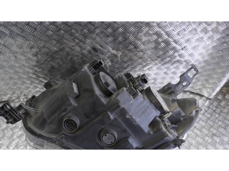 Recambio de faro derecho para citroen c-elysée referencia OEM IAM 9675139980  7+3 PINES
