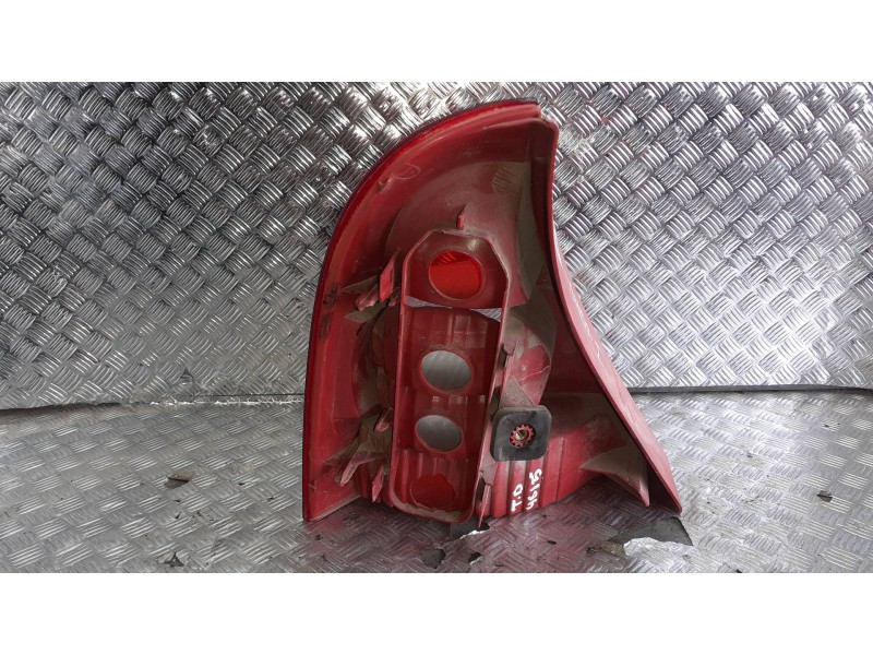 Recambio de piloto trasero derecho para renault clio ii fase ii (b/cb0) referencia OEM IAM   