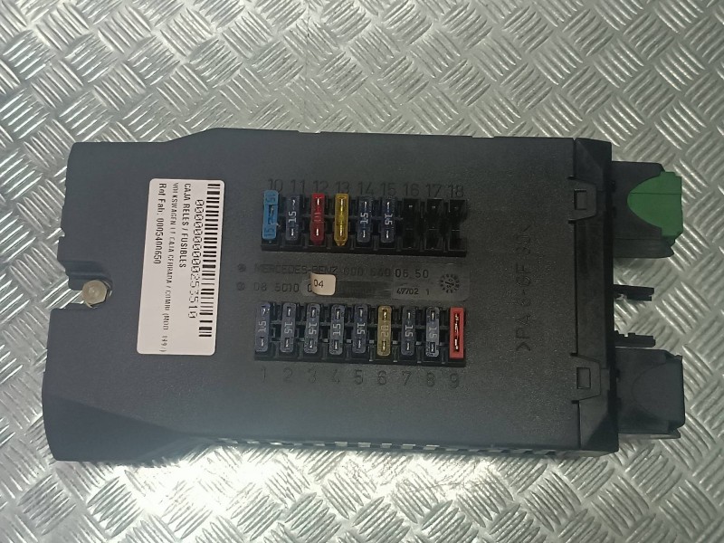 Recambio de caja reles / fusibles para volkswagen lt caja cerrada / combi (mod. 1997) referencia OEM IAM 0005400650  