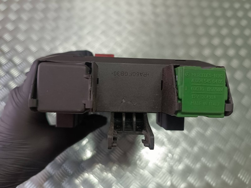 Recambio de caja reles / fusibles para volkswagen lt caja cerrada / combi (mod. 1997) referencia OEM IAM 0005400650  