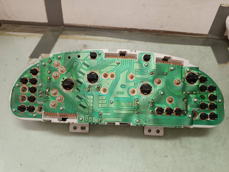 Recambio de cuadro instrumentos para kia carnival ii 2.9 cdri ex referencia OEM IAM 0K52A55430A 20040608 