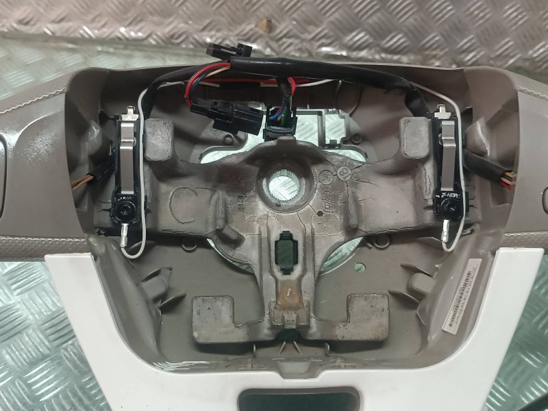 Recambio de volante para renault zoe referencia OEM IAM 985106096R 6211801 GOMA