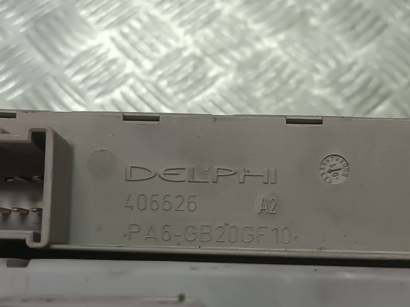 Recambio de caja reles / fusibles para fiat punto berlina (188) 1.2 8v referencia OEM IAM 46795987NPL 406626 DELPHI