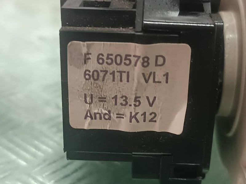 Recambio de mando calefaccion / aire acondicionado para volkswagen lt caja cerrada / combi (mod. 1997) referencia OEM IAM F65057