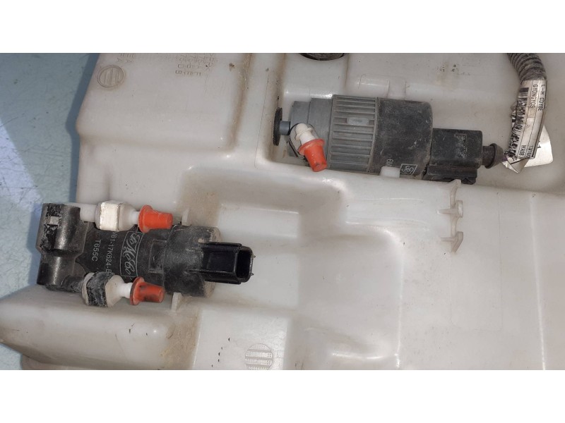 Recambio de deposito limpia para ford focus lim. business referencia OEM IAM BV6113K175EB BV6113K175A 